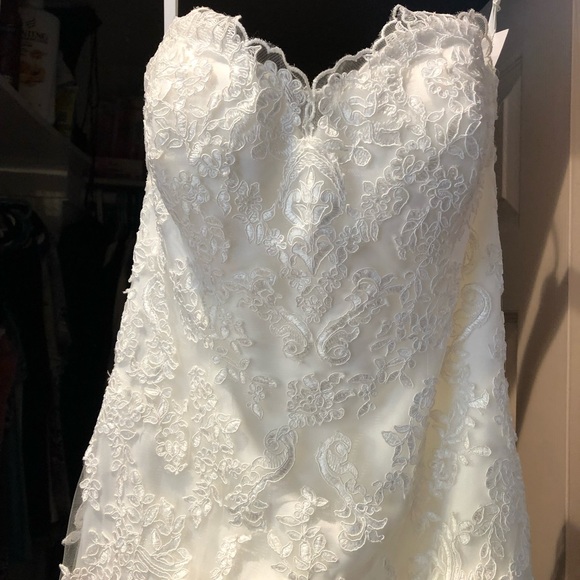 Wedding Dress Unworn - Size 8